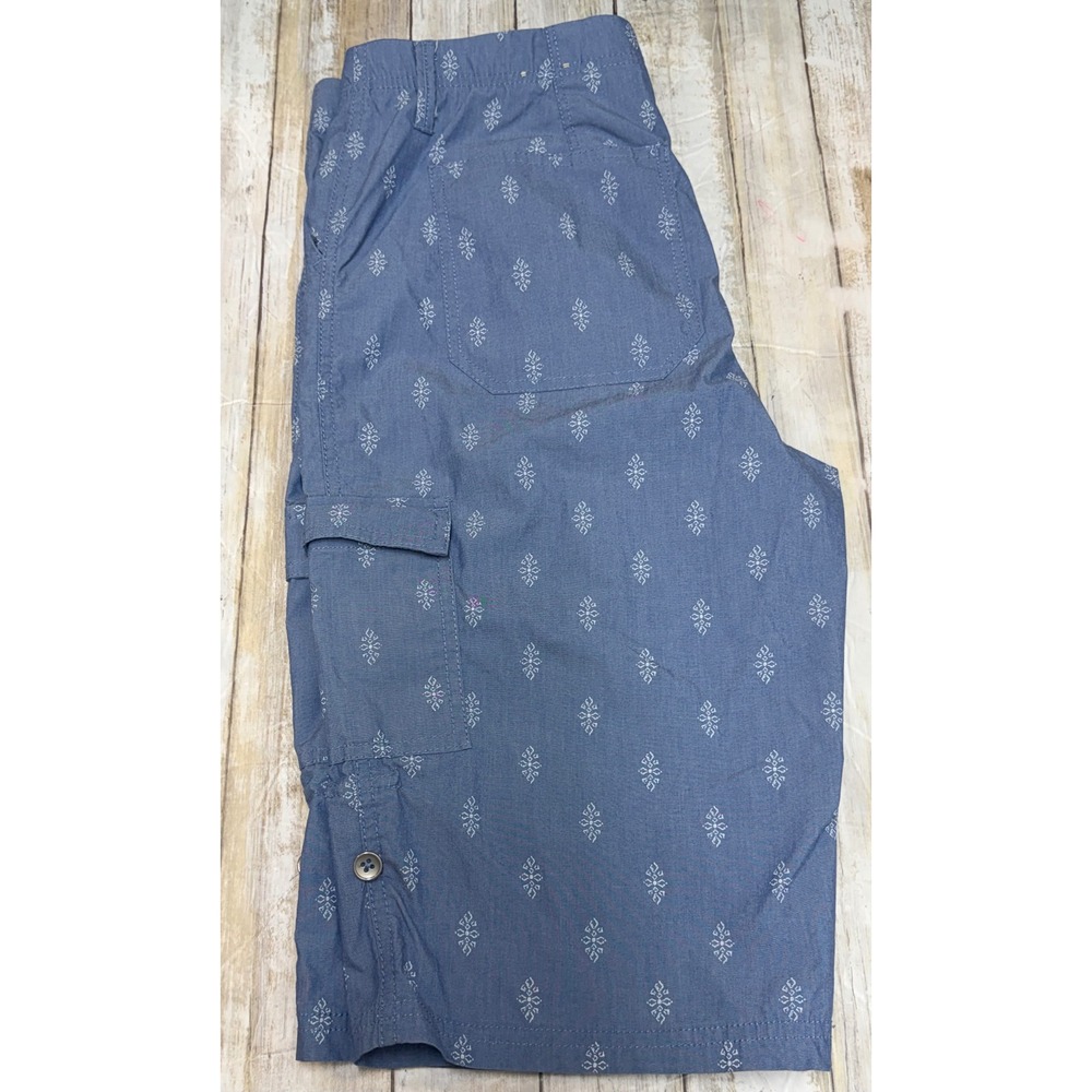 Chico's Blue Medallion Print Cargo Bermuda Shorts Size 0.5(U.S. size 6)small
